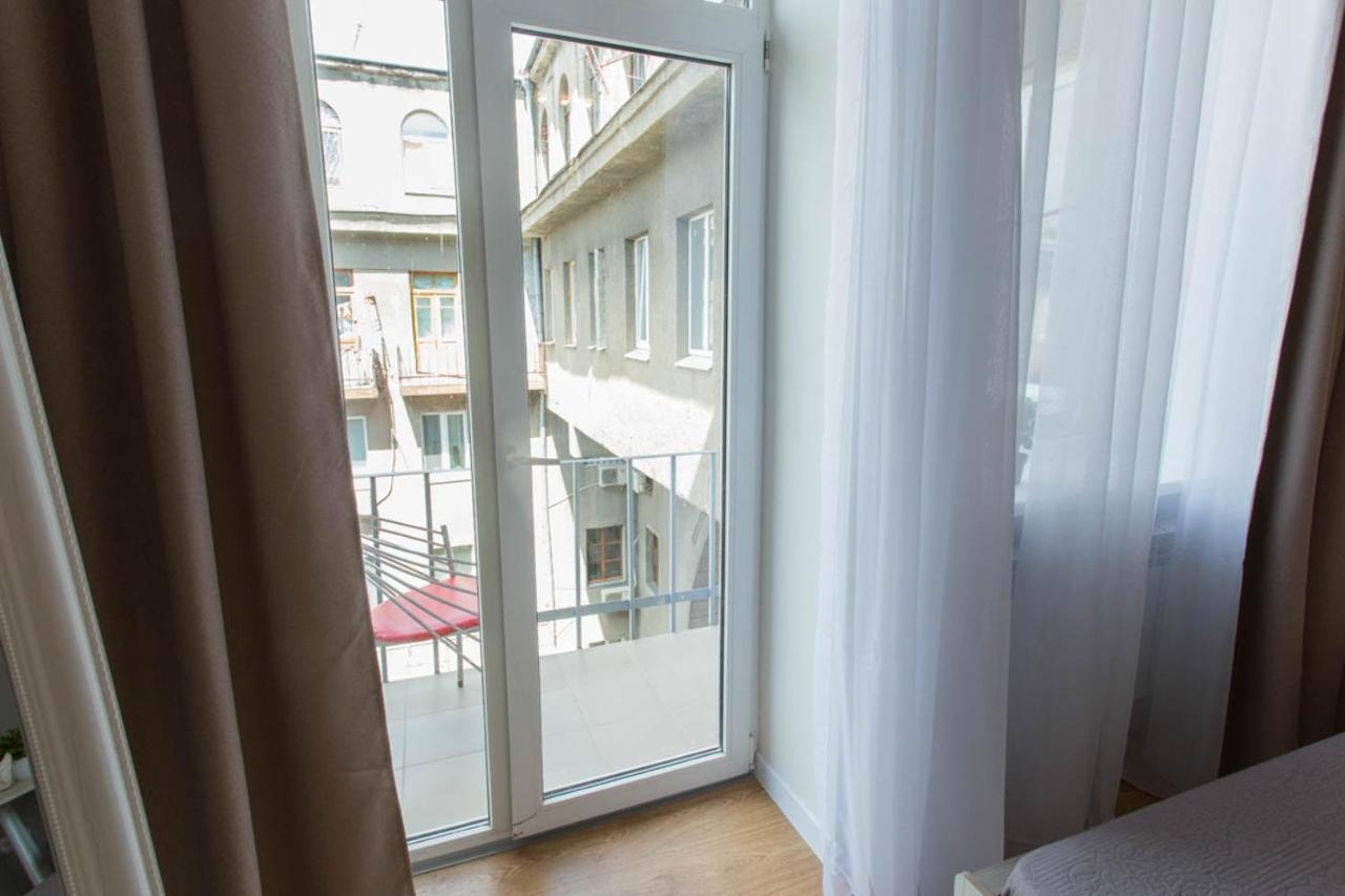 Modern Studio Beside Metro Yaroslava Mudroho, Universytet - Chernyshevska Str 95-7 Charkov Exteriér fotografie